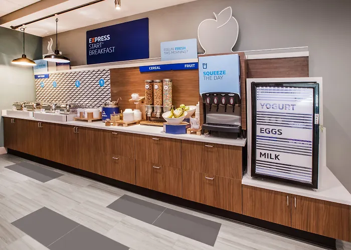 Holiday Inn Express Hotel & Suites Knoxville By Ihg