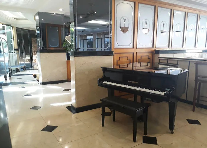 Cristal Palace Hotel Lins