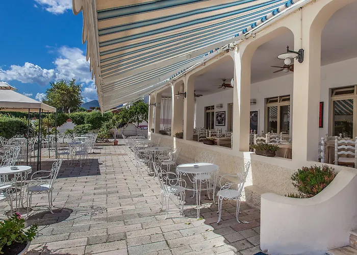 Hotel Sandalyon San Teodoro 