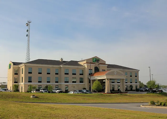 Holiday Inn Express Hotel & Suites Floresville By Ihg