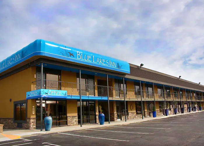 Blue Lakes Inn