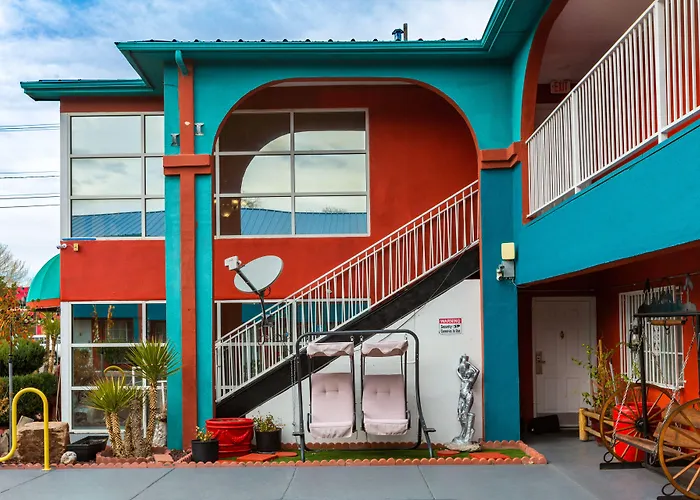 Sandia Peak Inn Old Town Abq, A Howard Johnson By Wyndham Albuquerque