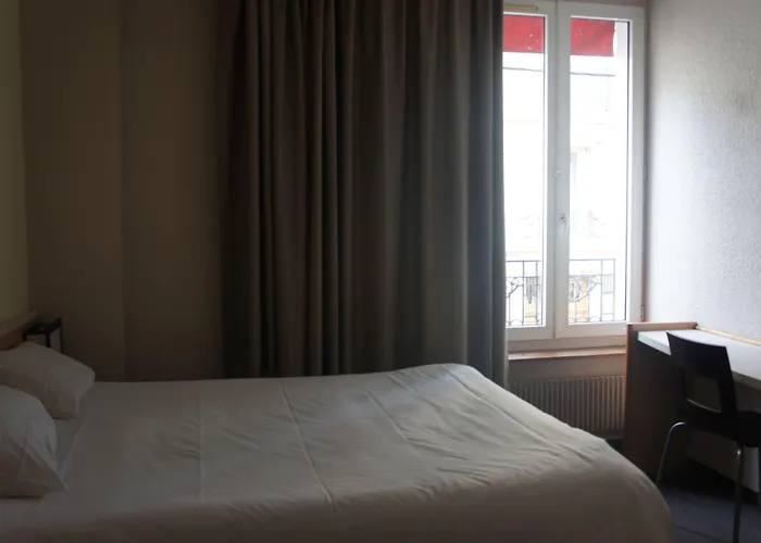 Hôtel D'Anjou Levallois-Perret
