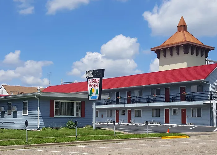 Alpine Motel In Heart Of Wisconsin Dells Downtown.