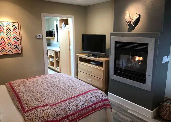 Cambria Shores Inn