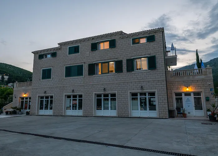 Apartments Dubelj