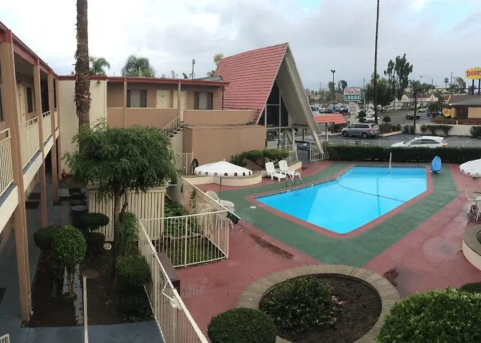 Willow Tree Lodge Fullerton