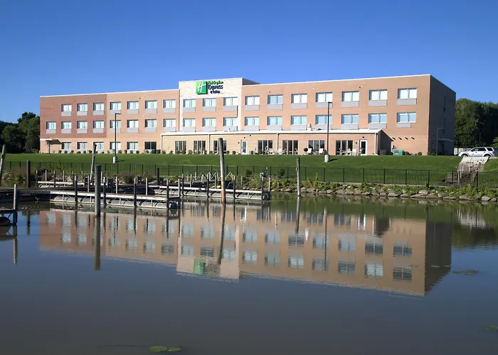 Holiday Inn Express & Suites Port Huron By Ihg