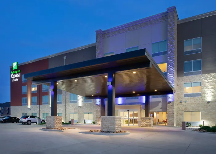 Holiday Inn Express & Suites Great Bend By Ihg