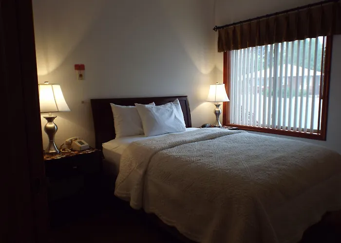 Greenwood Village Inn & Suites Kalispell