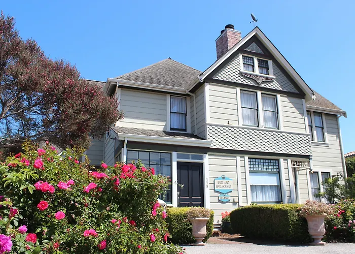 Nantucket Whale Inn, Half Moon Bay