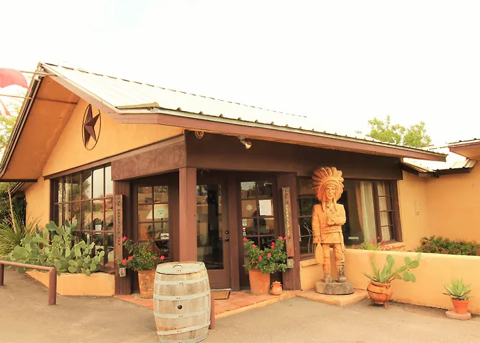 The Maverick Inn Alpine