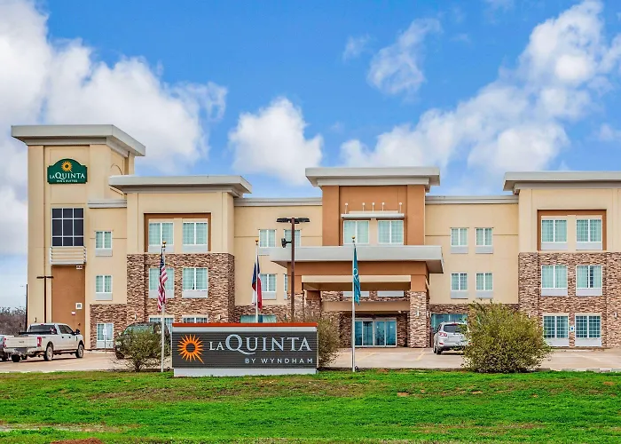 La Quinta By Wyndham Luling Hotel