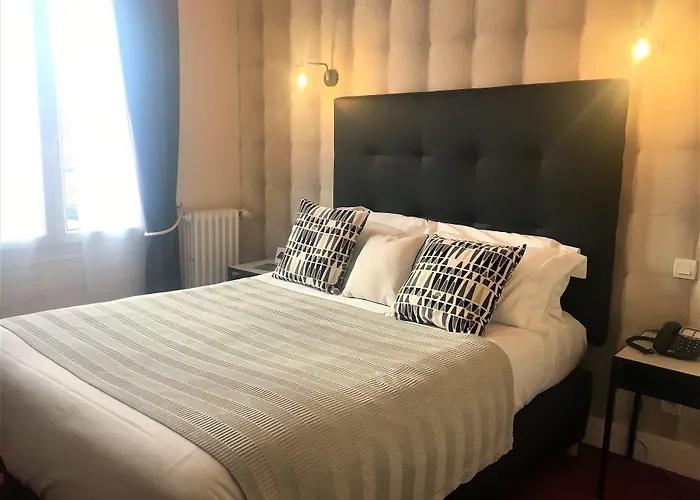 Hôtel Le Boeuf Couronné Chartres - Logis Hotels