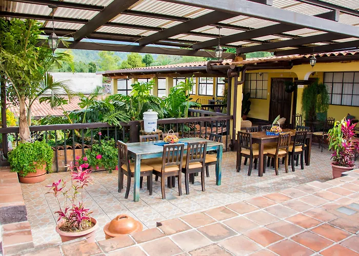 Hotel Las Camelias Inn By Ahs