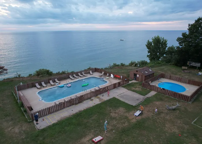 Lake Bluff Inn And Suites South Haven