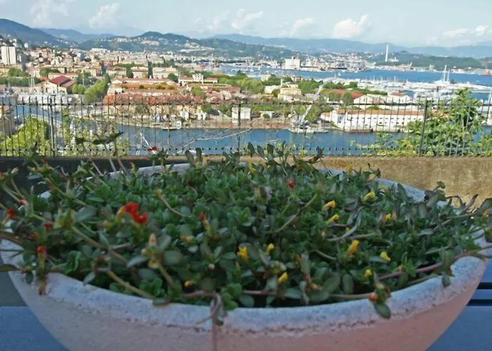 Hotel La Finestra Sul Golfo La Spezia