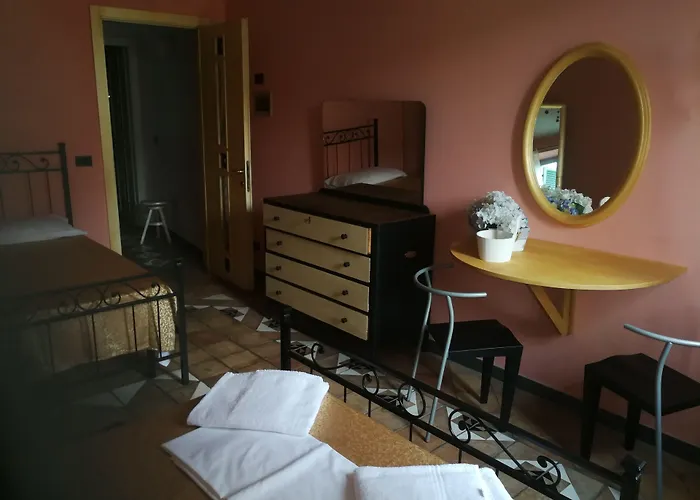 Marieta Rooms Sarzana