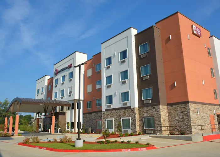 Best Western Plus Airport Inn & Suites
