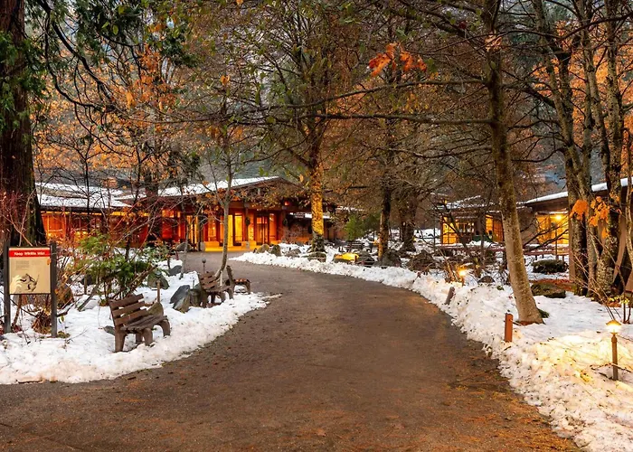 Yosemite Lodge At The Falls Yosemite Village