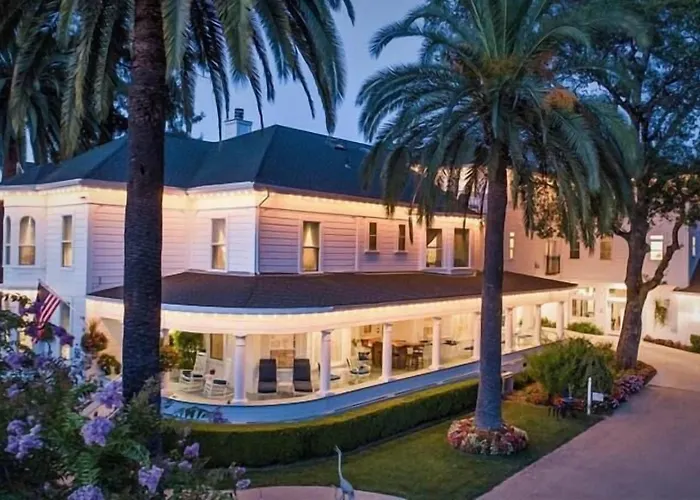 The River Belle Inn