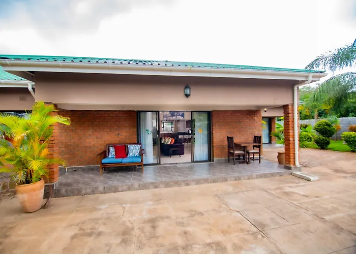 Dzimbahwe Guest Lodge Victoria Falls