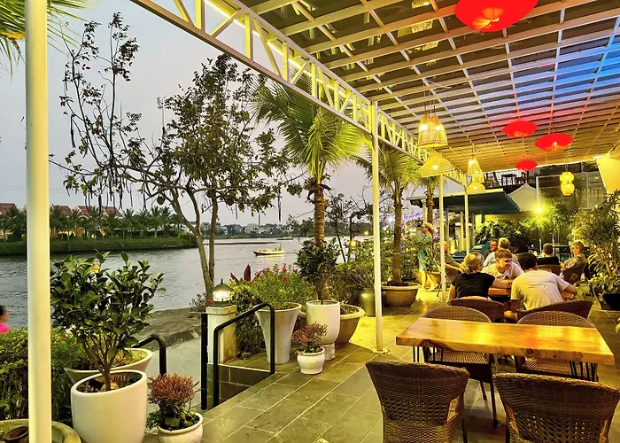 Riverside White House Boutique Hotel