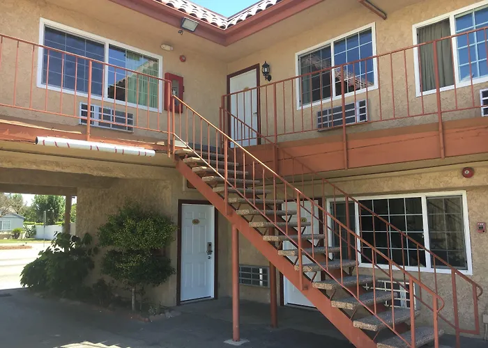 Norwalk Inn & Suites