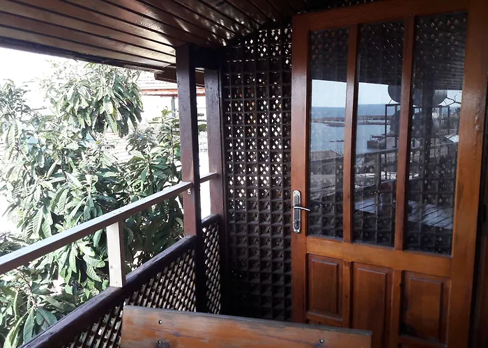 Antonios Motel Side