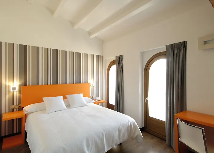 Hotel Cienbalcones Daroca