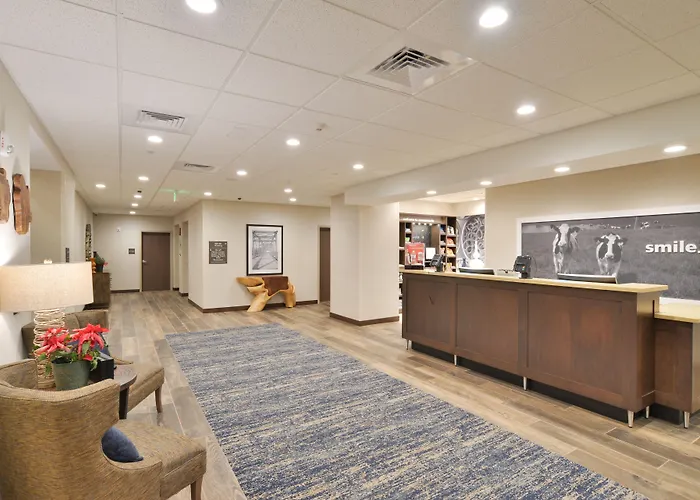 Hampton Inn & Suites Menomonie-Uw Stout