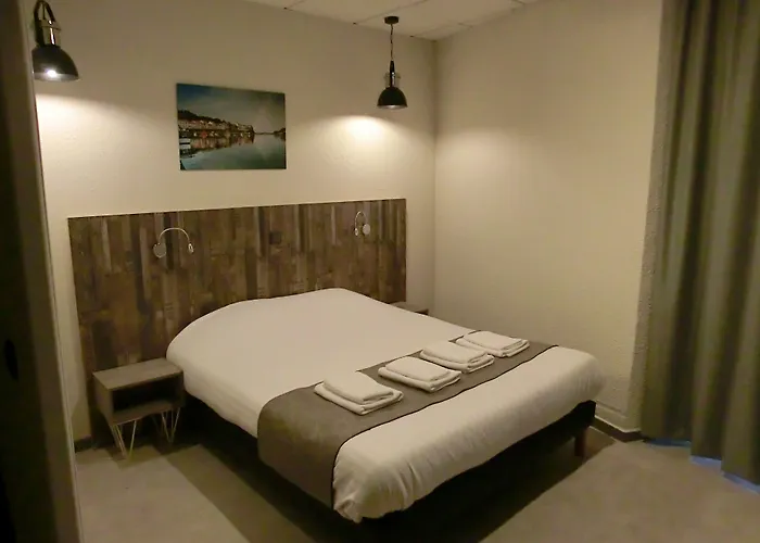 Hotel Sur Le Quai Port Vendres