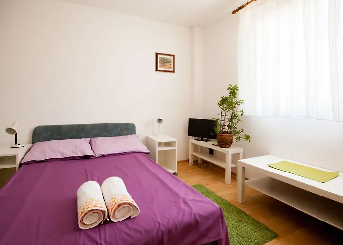 Friendly People'S Guest House Zadar