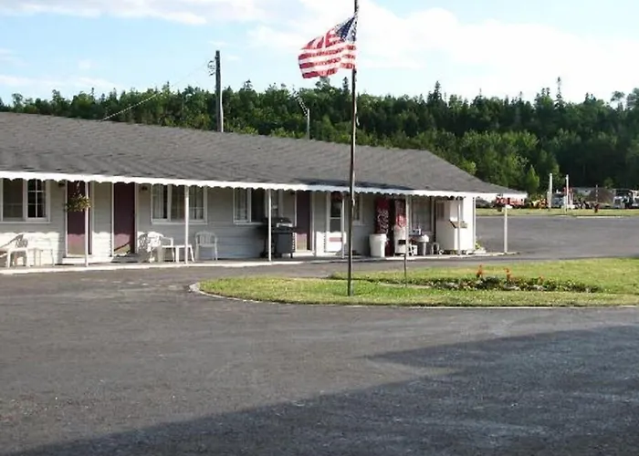 Bayview Lakefront Inn