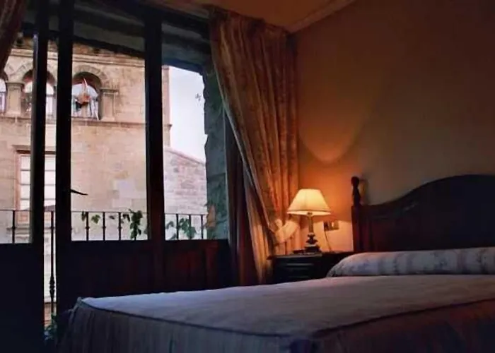 Hostal Las Coronas Sos del Rey Católico