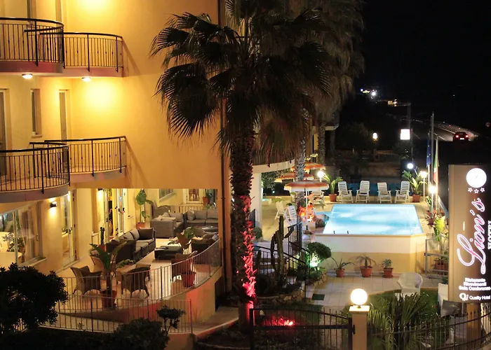 Lion'S Hotel