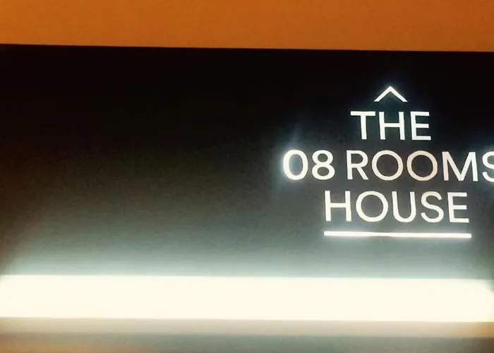 8 Rooms Tarifa
