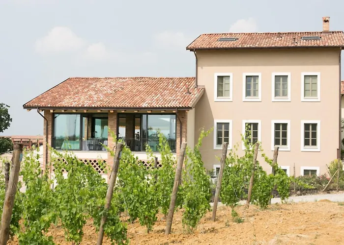 Prime Alture Wine Resort Casteggio