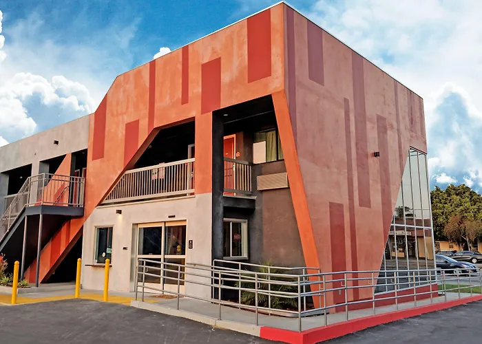 Epic Hotel Pico Rivera