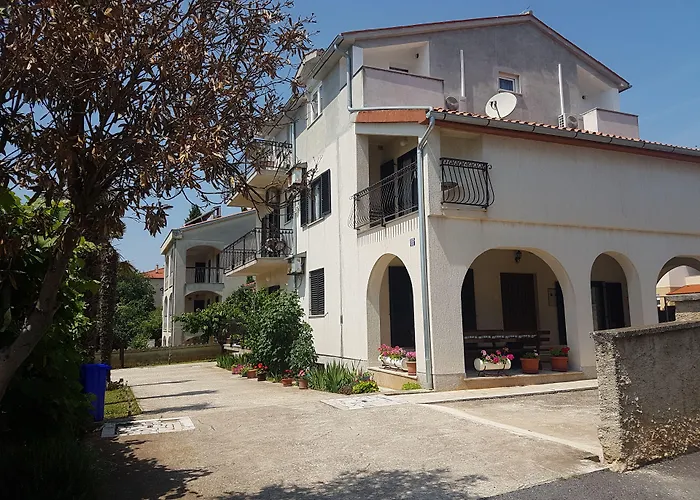 Apartments Zova Medolino