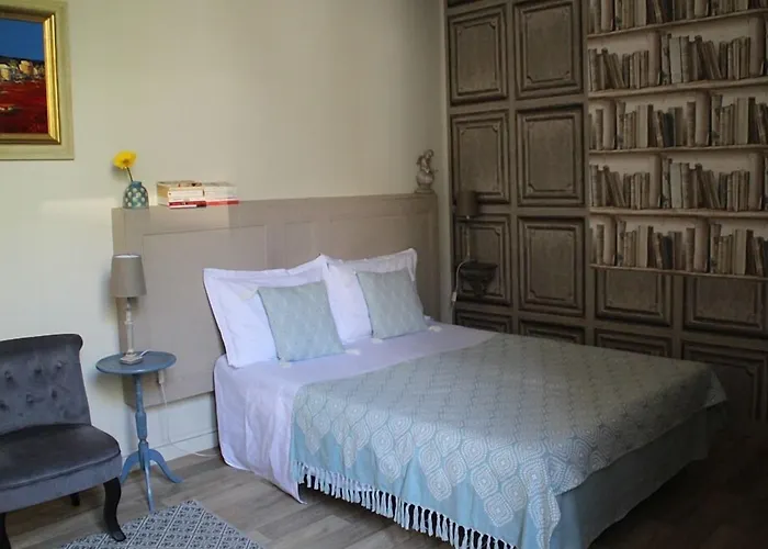 Une Chambre en Ville Saintes