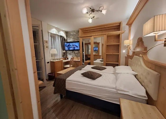 Alexander Hotel Alpine Wellness Dolomites Molveno