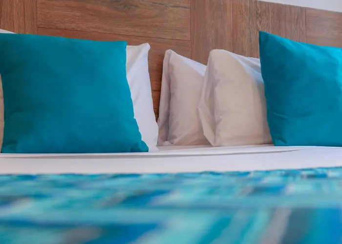 Hotel Blue Cove By On Vacation San Andrés