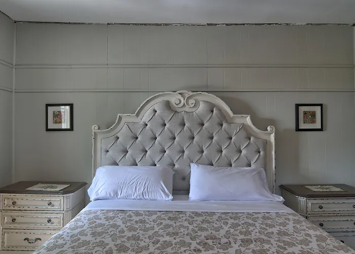 Charlevoix House Bed & Breakfast