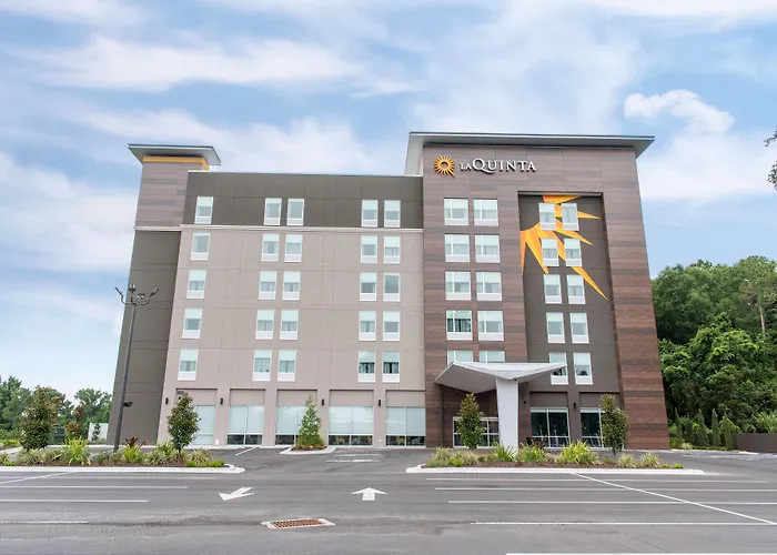 La Quinta Inn & Suites By Wyndham Lake City