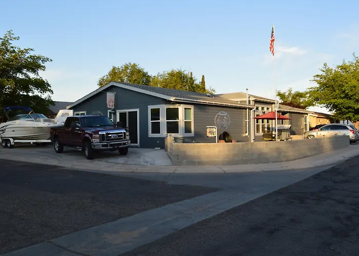 The Bear'S Den B&B Page