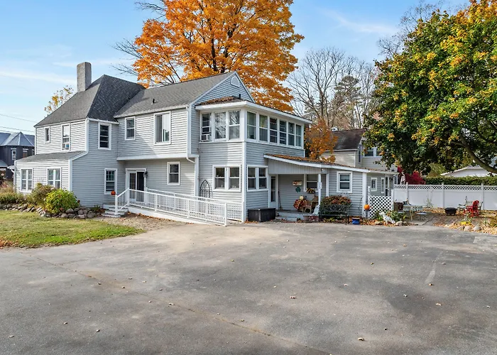 Charlevoix House - The Northside