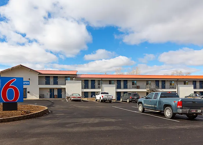 Motel 6-Show Low, Az