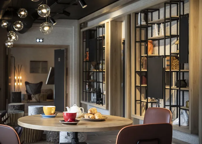 Hotel Base Camp Lodge - Bourg Saint Maurice