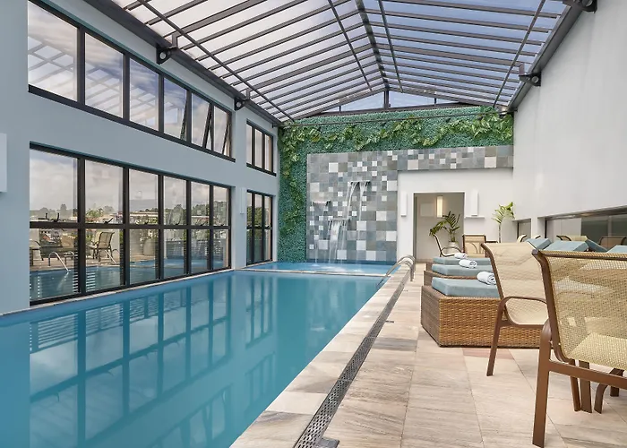 Lefel Hotel